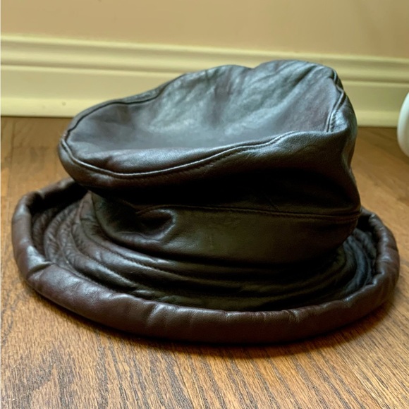 Lord & Taylor made in Italy 🇮🇹 Leather hat - Picture 9 of 15